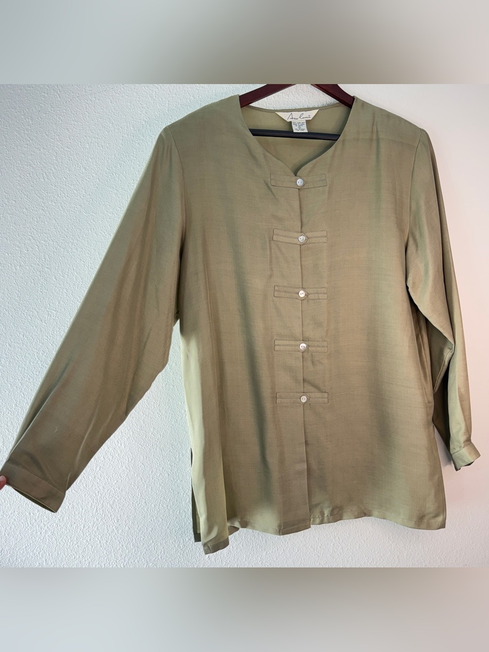 VTG 90s Anne Carson Frog Button 100% Silk Sage Green Solid Tunic Minimalist Work